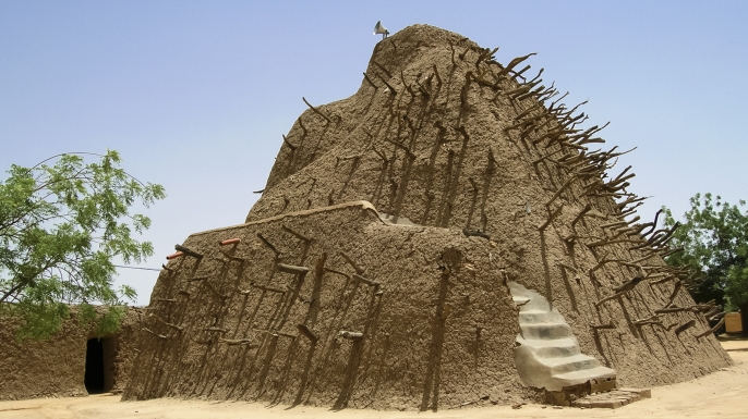 tomb of askia, emperor of the songhai empire at gao, mali, west africa. (credit: luis dafos)